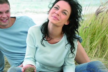 KOE Mann Frau Strand - ODENWÄLDER Fenster